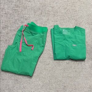 FIGS LIMITED EDITION Green Scrubs Set SMALL